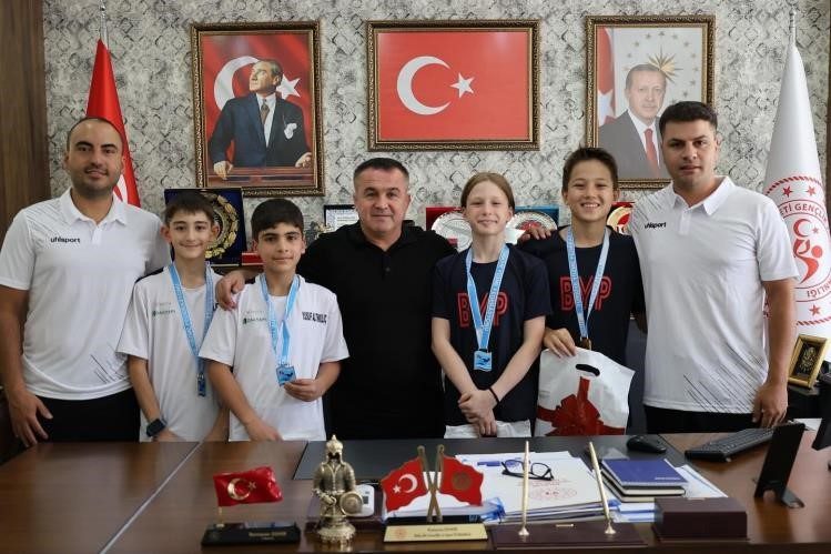 Bolu Olimpik Kapalı Yüzme Havuzunda düzenlenen 10-11-12 yaş Ulusal Gelişim