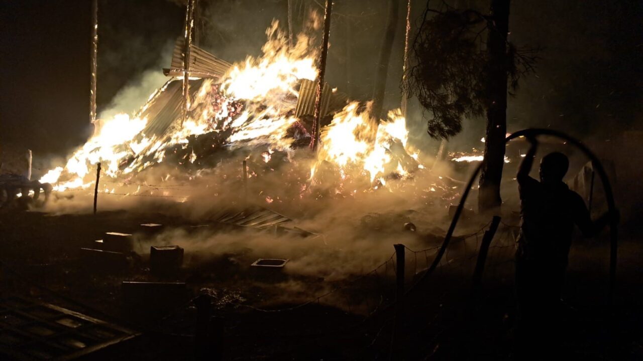 Bilecik’i etkisi altına alan orman yangını daha kontrol altına alınamazken,