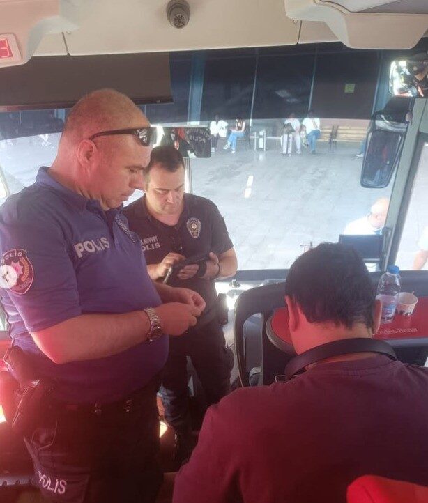 Bilecik’te düzensiz göçle mücadele kapsamında geniş çaplı denetim yapıldı. Bilecik