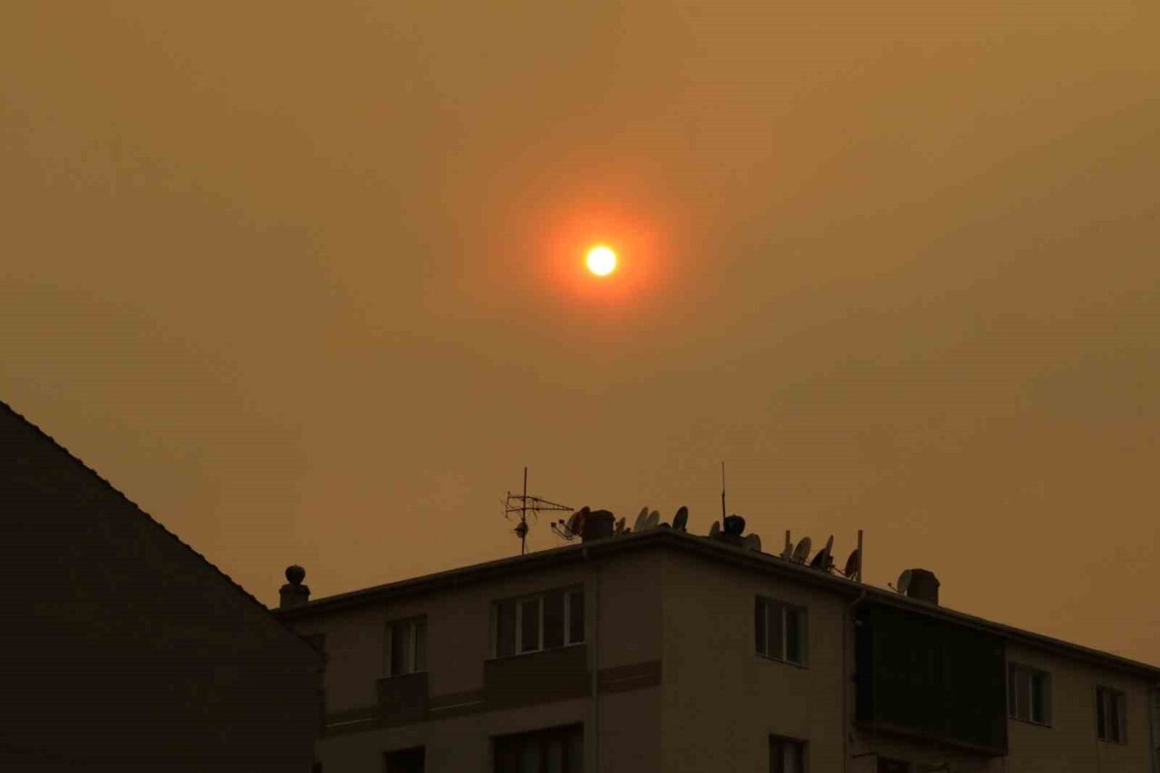 Bilecik’te tarım arazisinde çıkan yangın devam ederken, yangın nedeniyle Eskişehir’de