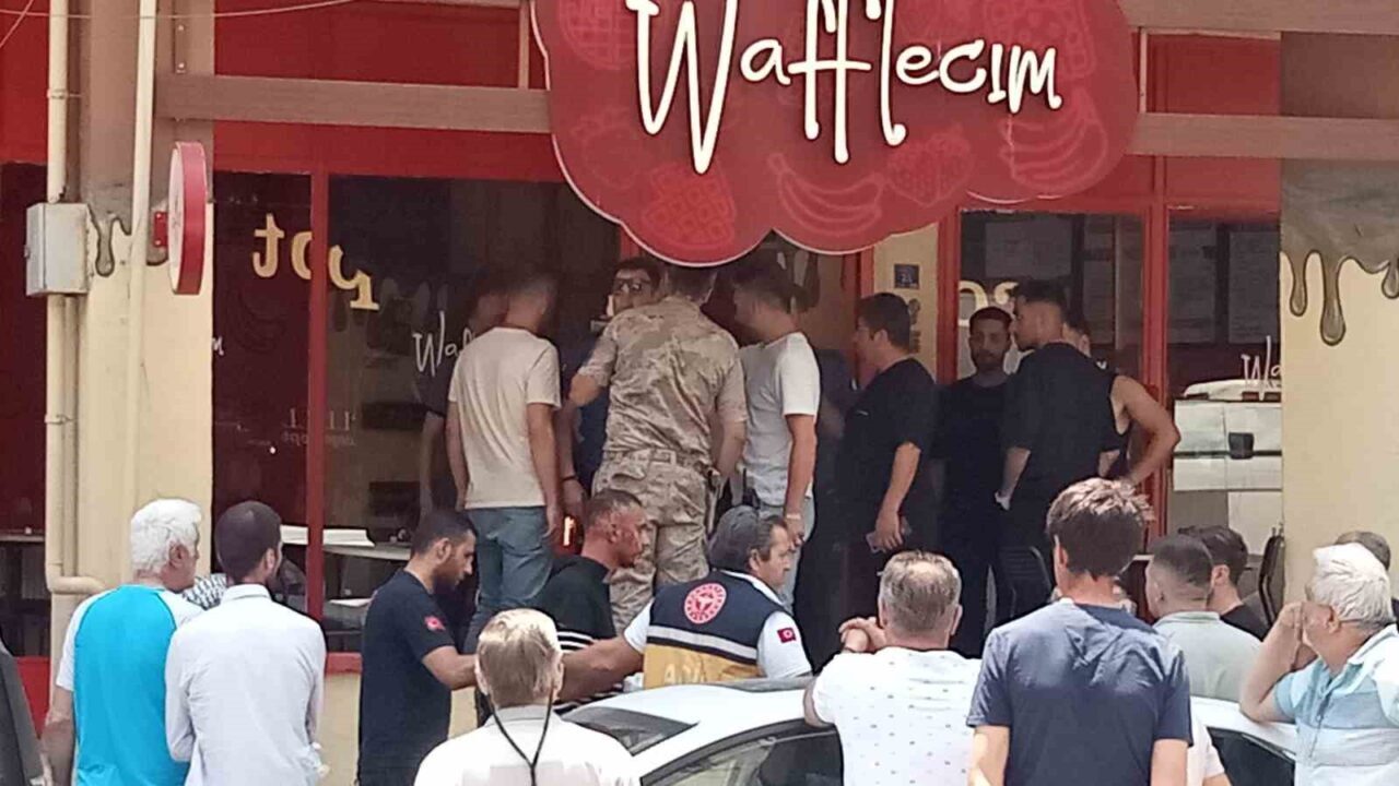 Bilecik’teki bir BİM mağazası müdürü, iddiaya göre, hırsızlık yapan küçük