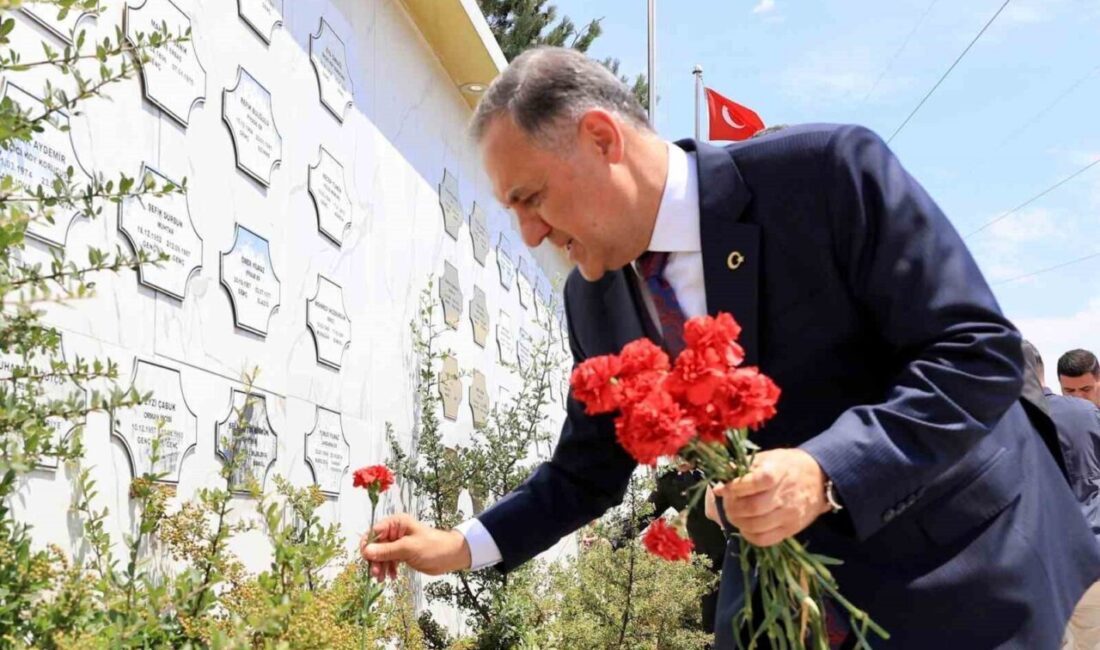 Bingöl’de 15 Temmuz demokrasi zaferinin 9’uncu yıl dönümünde şehitlikler ziyaret