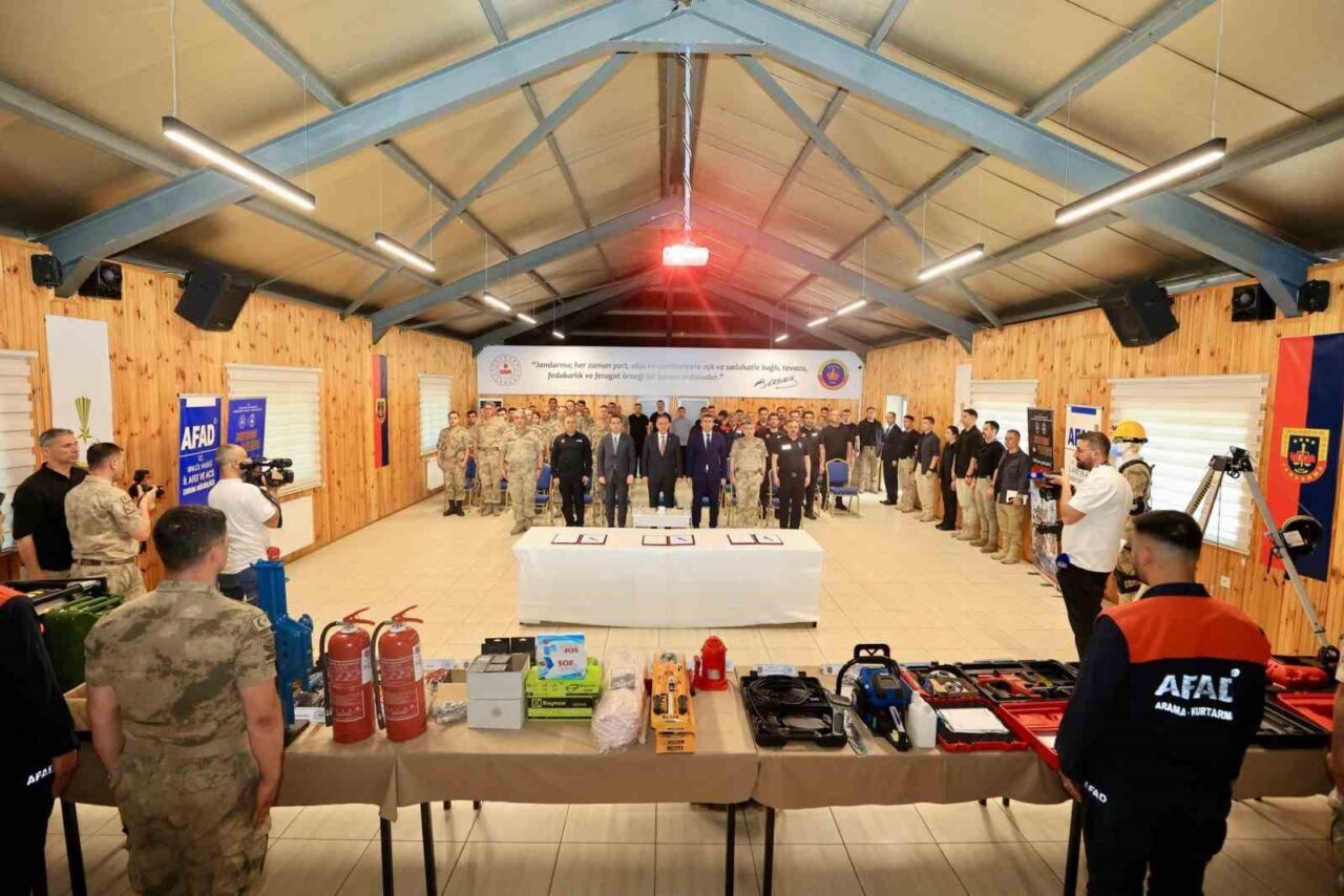 Bingöl’de afetlere müdahale kapasitesini arttırma ve yaygınlaştırma çalışmaları çerçevesinde jandarma