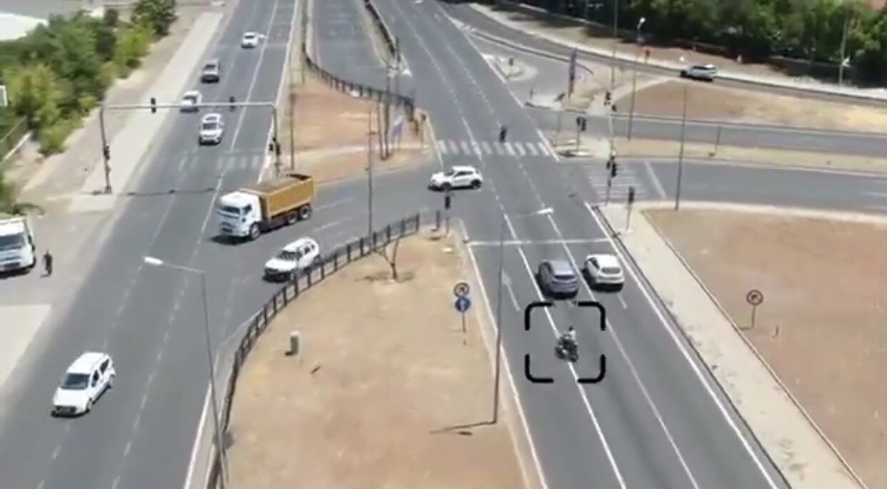Bingöl’de dron destekli trafik denetiminde plakasız motosikletin sürücüsüne birçok ihlalden