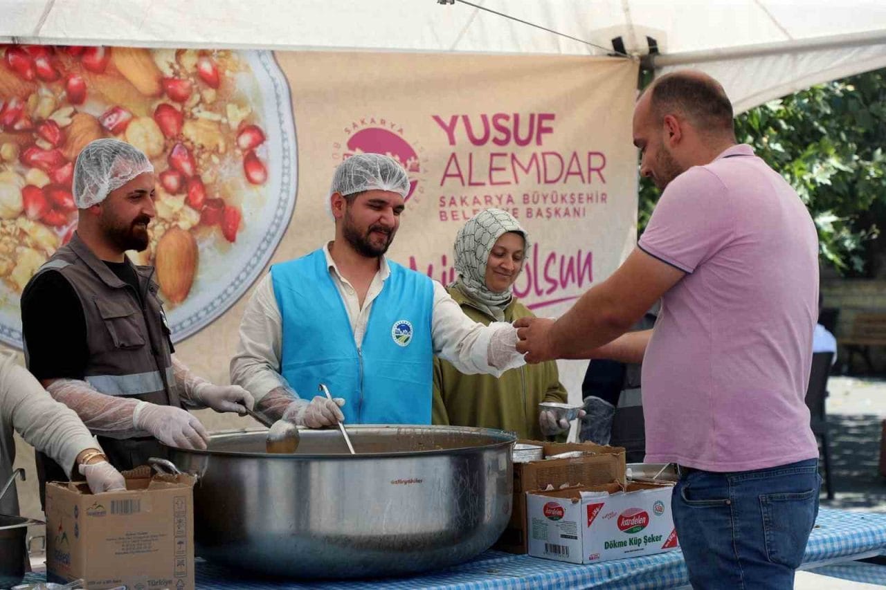 SAKARYA (İHA) – Sakarya Büyükşehir Belediyesi, Muharrem ayının bereketini paylaşmak