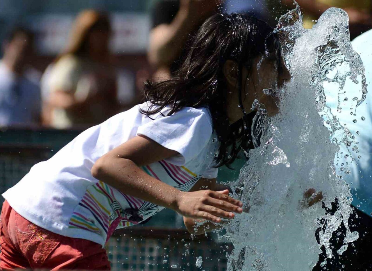 Afrika ve Basra’dan gelen sıcak havanın etkisi altına girecek olan