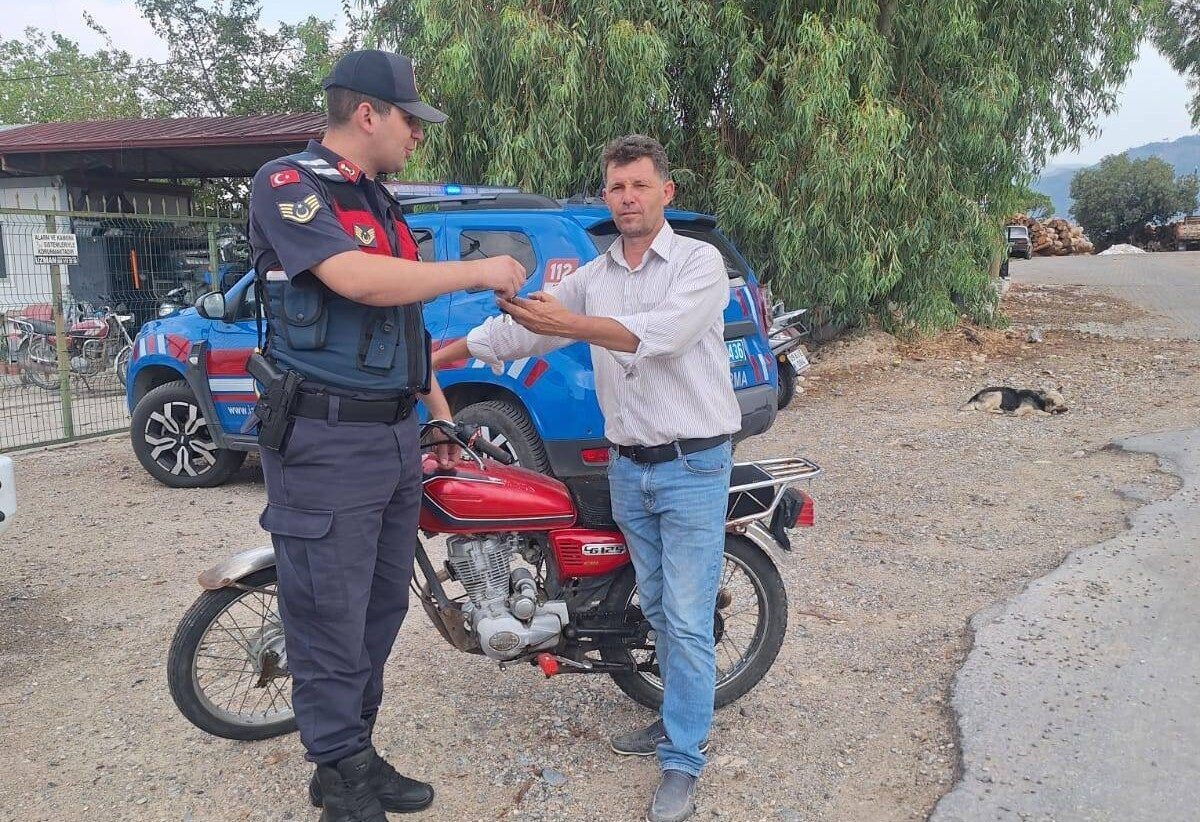 Aydın’ın Bozdoğan ilçesinde yapılan yol kontrolünde durdurulan motosikletin 1 yıldır