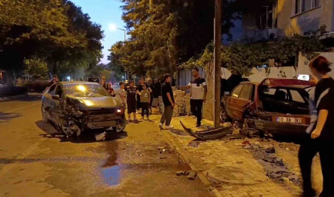 Konya’da caddede seyir halinde olan otomobil, sokaktan yola çıkan bisikletli