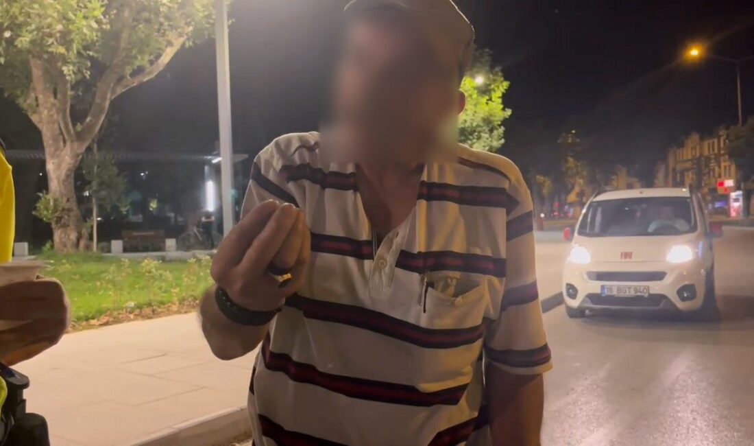 Bursa’nın İnegöl ilçesinde polis ekiplerinin yaptığı trafik uygulaması sırasında durdurulan