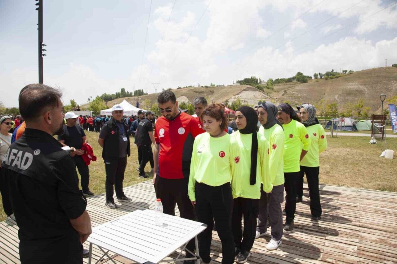 Bitlis’in Ahlat ilçesinde Afet ve Acil Durum Yönetimi Başkanlığı (AFAD)