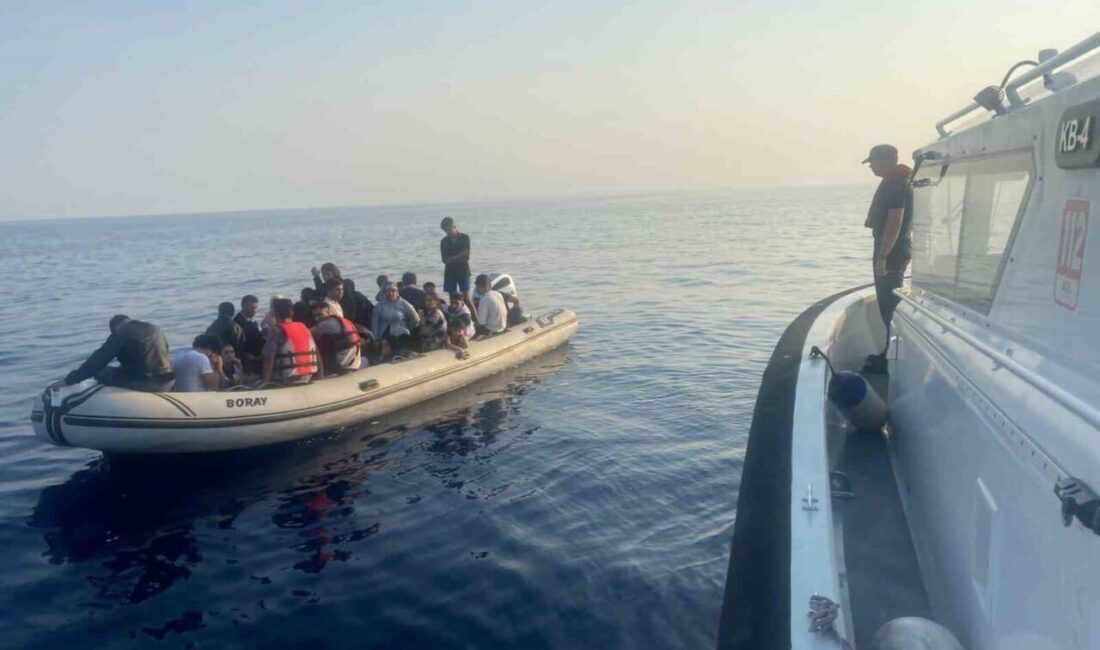 Muğla’nın Bodrum ilçesi açıklarında 17’si çocuk 37 düzensiz göçmen kurtarıldı.
