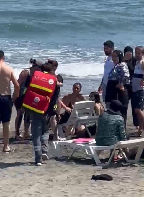 Düzce’de serinlemek için denide giden ailenin 3 çocuğu boğulma tehlikesi