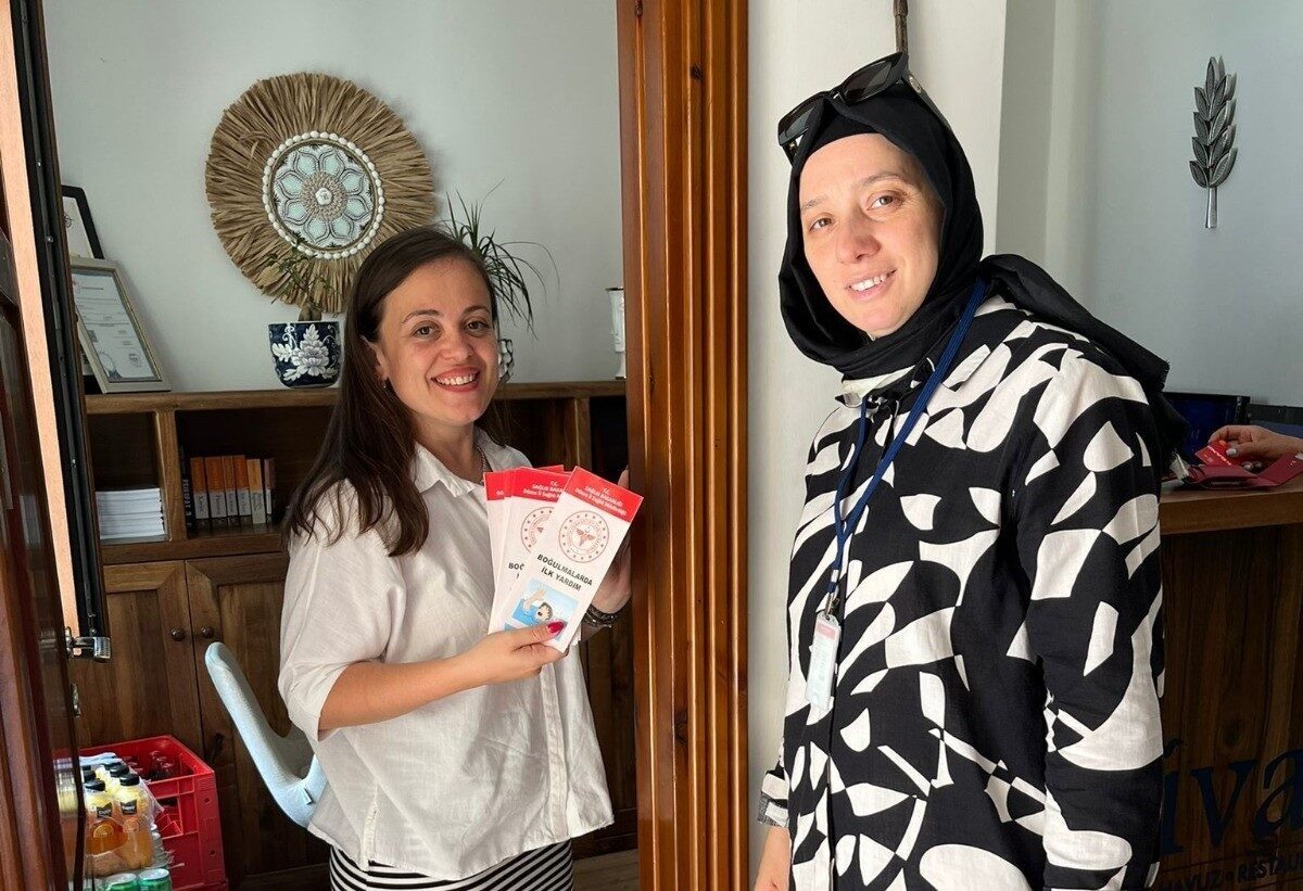 DÜZCE(İHA) – Akçakoca ilçe sağlık müdürlüğü ekipleri tarafından boğulmalarda ilkyardım