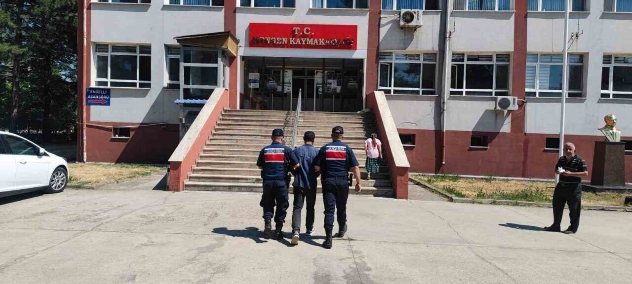 Bolu’da uyuşturucu, tefecilik, dolandırıcılık ve tehdit suçlarından aranmaları bulunan 5