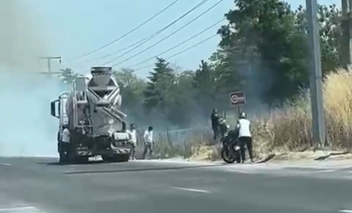 Bolu’da kara yolu kenarındaki otluk alanda atılan sigara izmariti nedeniyle