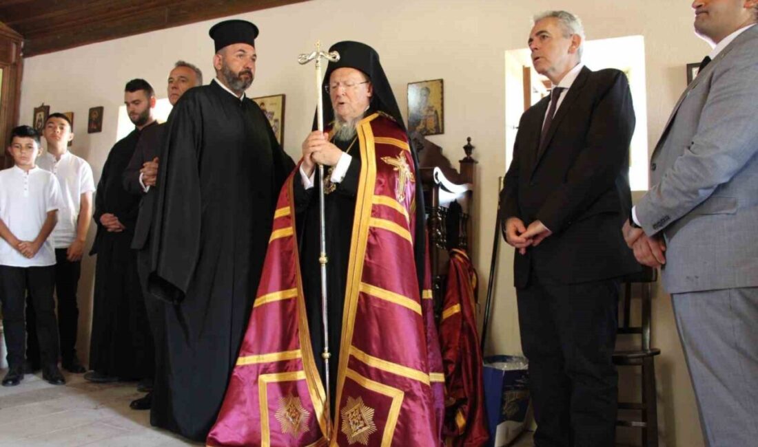 Çanakkale’nin Bozcaada ilçesindeki Ayazma Manastırı’nda Rumlar, Aya Paraskevi Günü nedeniyle