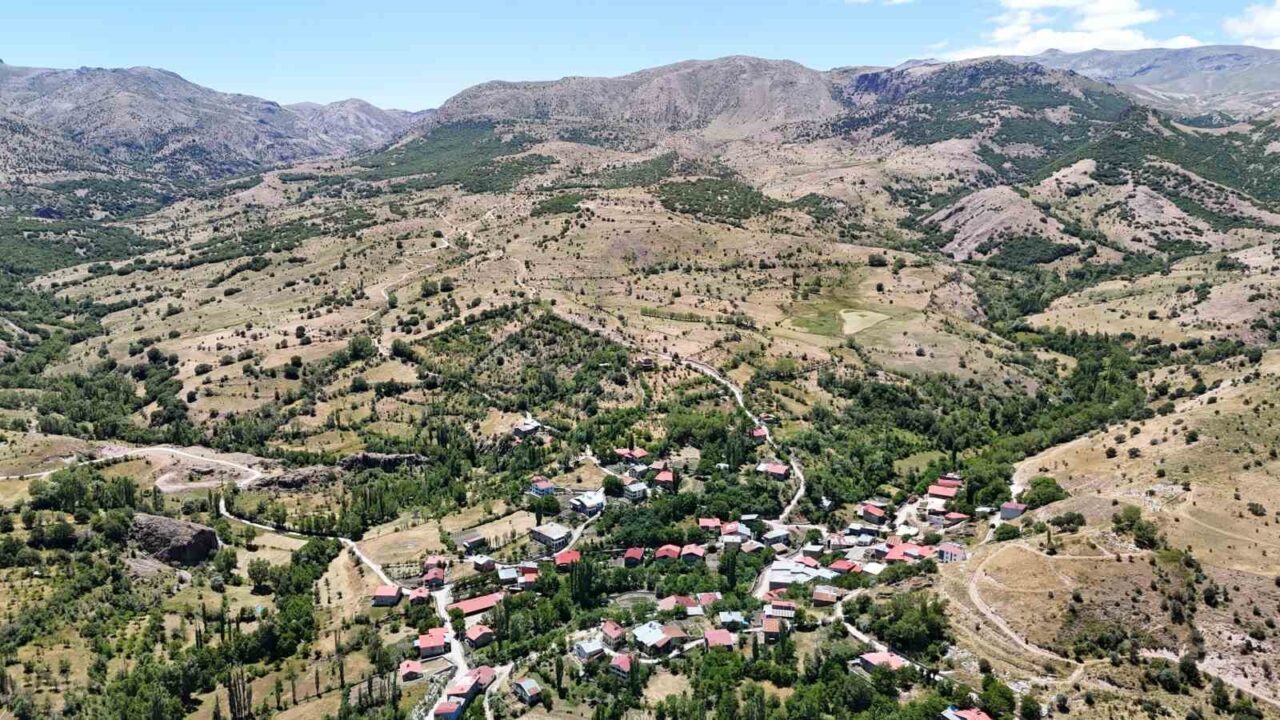 Sivas’ta bulunan ve Doğu Anadolu Bölgesi’ne komşu olan Çakmakdüzü köyü,