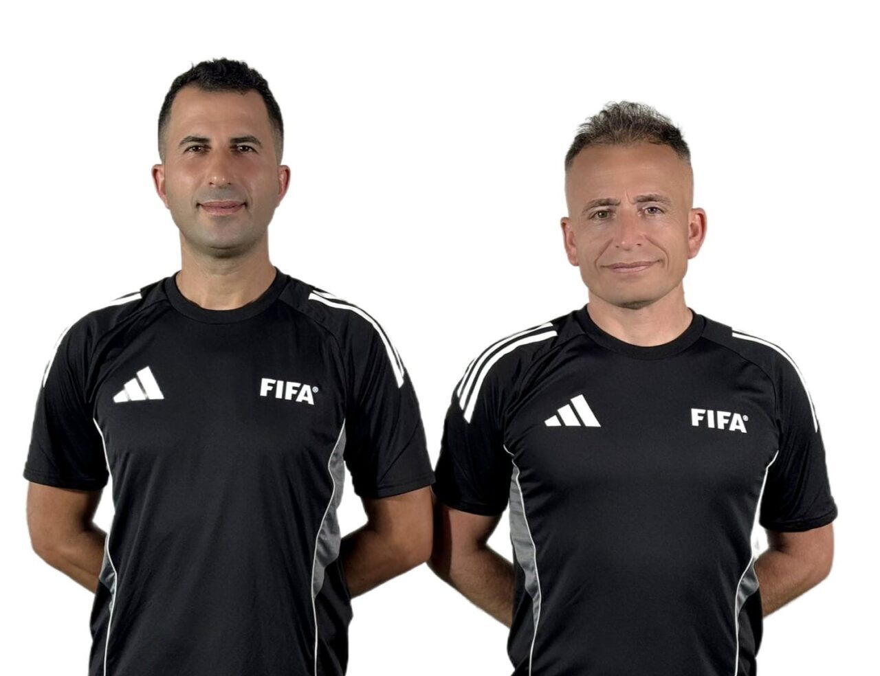 FIFA kokartlı plaj futbolu hakemleri Özcan Sultanoğlu ve İdris Yavuz,