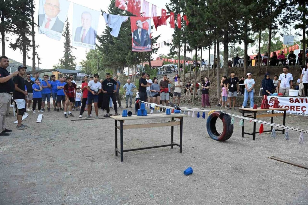 Antalya’nın Kumluca ilçesinde bu yıl 3’üncüsü düzenlenen Uluslararası Baysıfest, halk