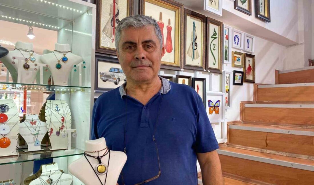 Eskişehir Odunpazarı’nda cam temelli hediyelik ürünler yapan Feza Erden, kenti
