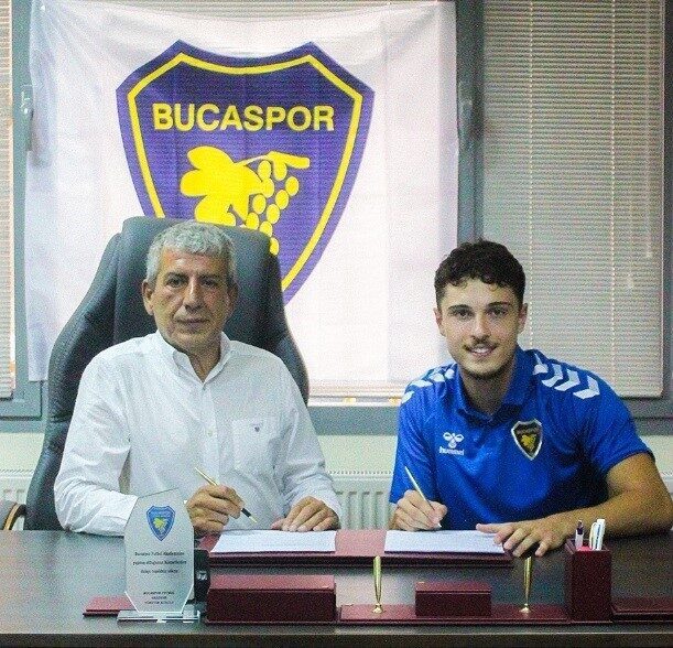 Bucaspor 1928, akademisinden yetişen 5 genç oyuncuyla profesyonel sözleşme imzalandığını