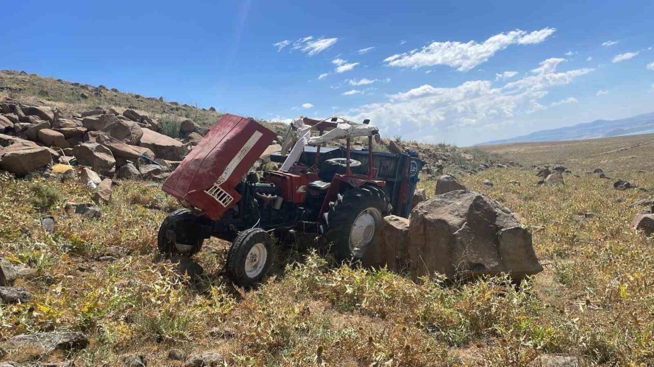 Muş’un Bulanık ilçesinde traktörün uçuruma yuvarlanması sonucu 1’i ağır 3