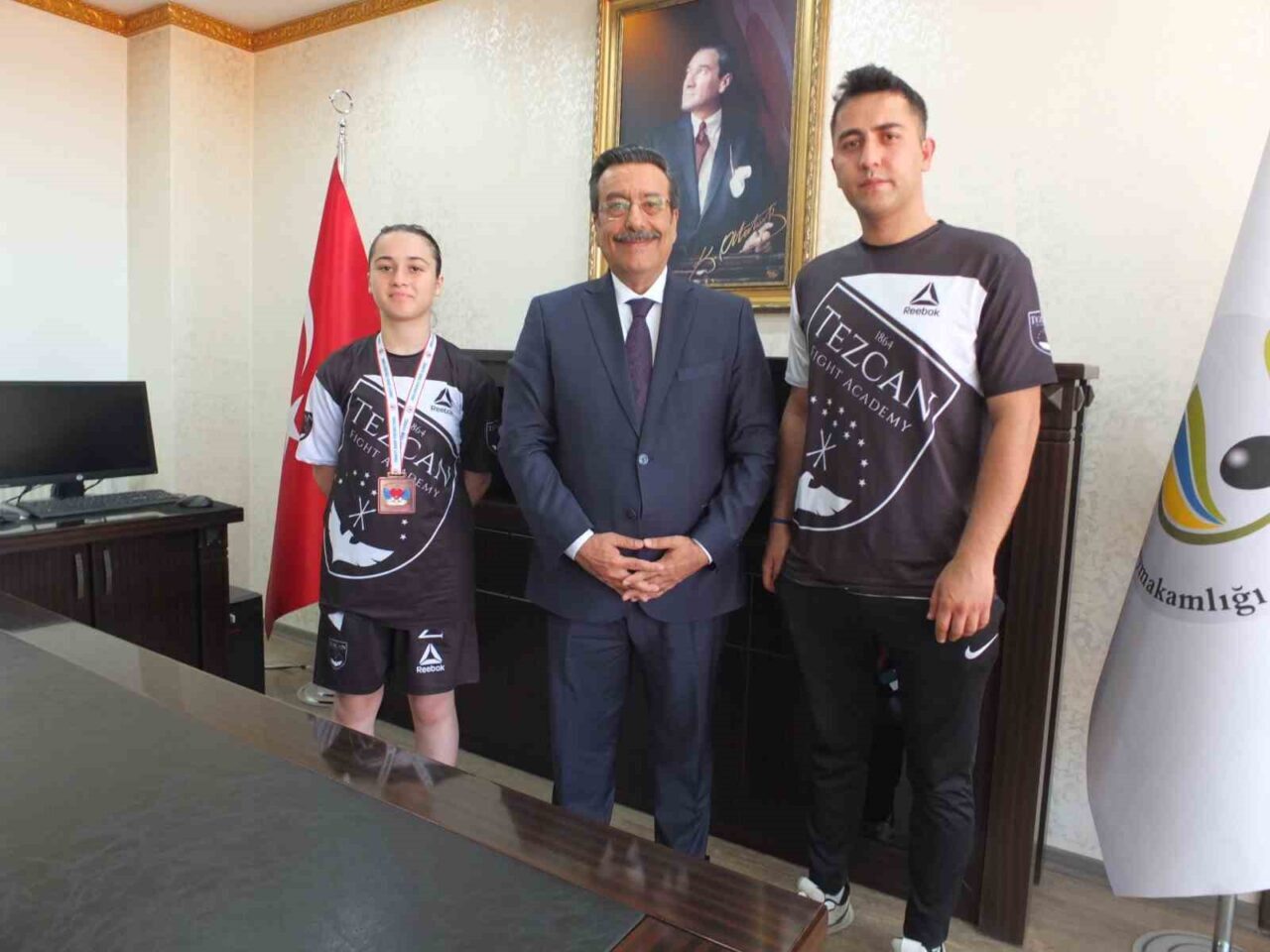 Burhaniye ilçesin de, Kaymakam Cumali Atilla, Türkiye Boks Federasyonu tarafından