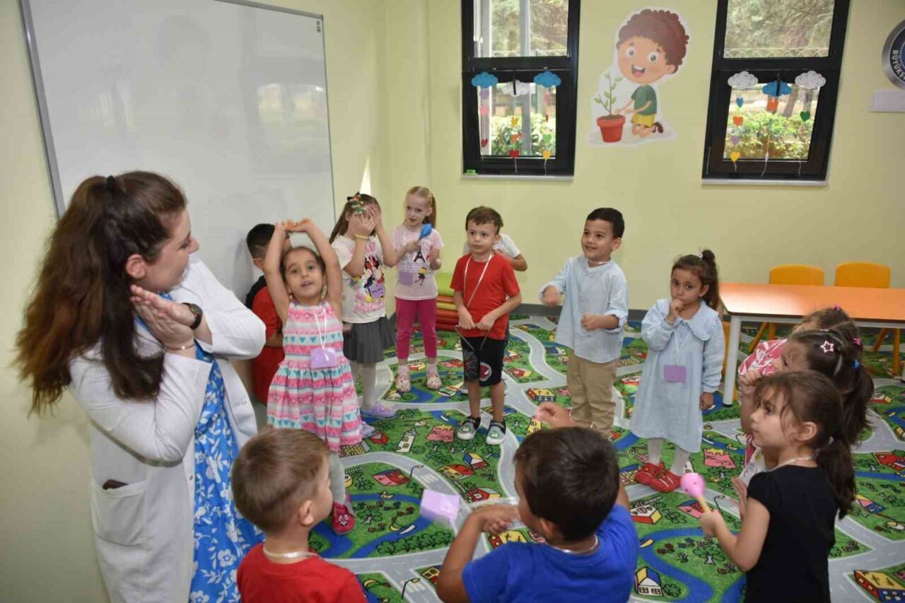 Bursa Büyükşehir Belediyesi’nin ‘Önce çocuklar gülümseyecek’ teması ile hayata geçirdiği