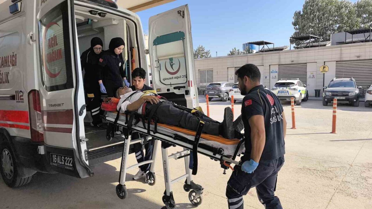 Bursa’nın İnegöl ilçesinde 3 aracın karıştığı zincirleme kazada 1 kişi