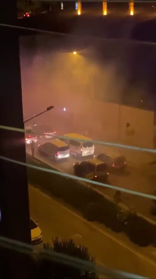 Bursa’da asker uğurlama konvoyunda silahla havaya ateş açan şahıslar kameraya