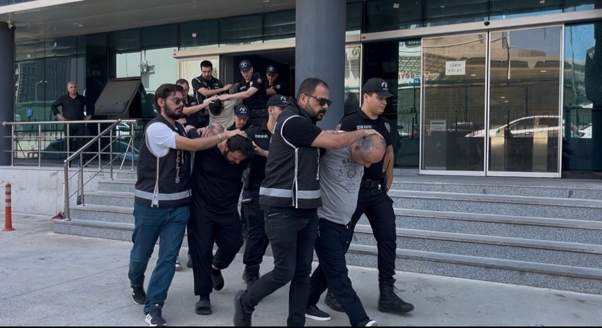 Bursa’da esnafa çökmeye çalışan, darp ve tehdit yoluyla iş yerlerine