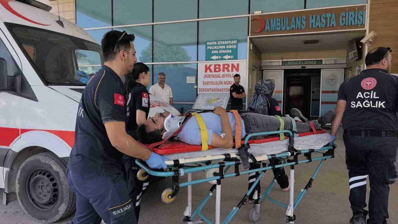 Bursa’nın İnegöl ilçesinde hafif ticari araç ile kamyonetin çarpışması sonucu