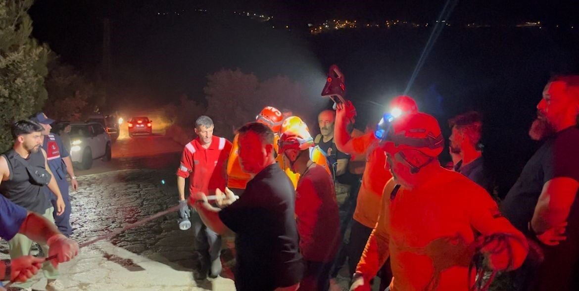 Bursa’nın Gürsu ve Kestel ilçesinde çıkan orman yangınına müdahale etmek