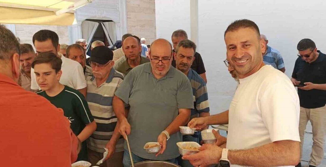 Bursa’nın Osmangazi ilçesine bağlı Emek Mahallesi’nde bir esnaf cami bahçesinde