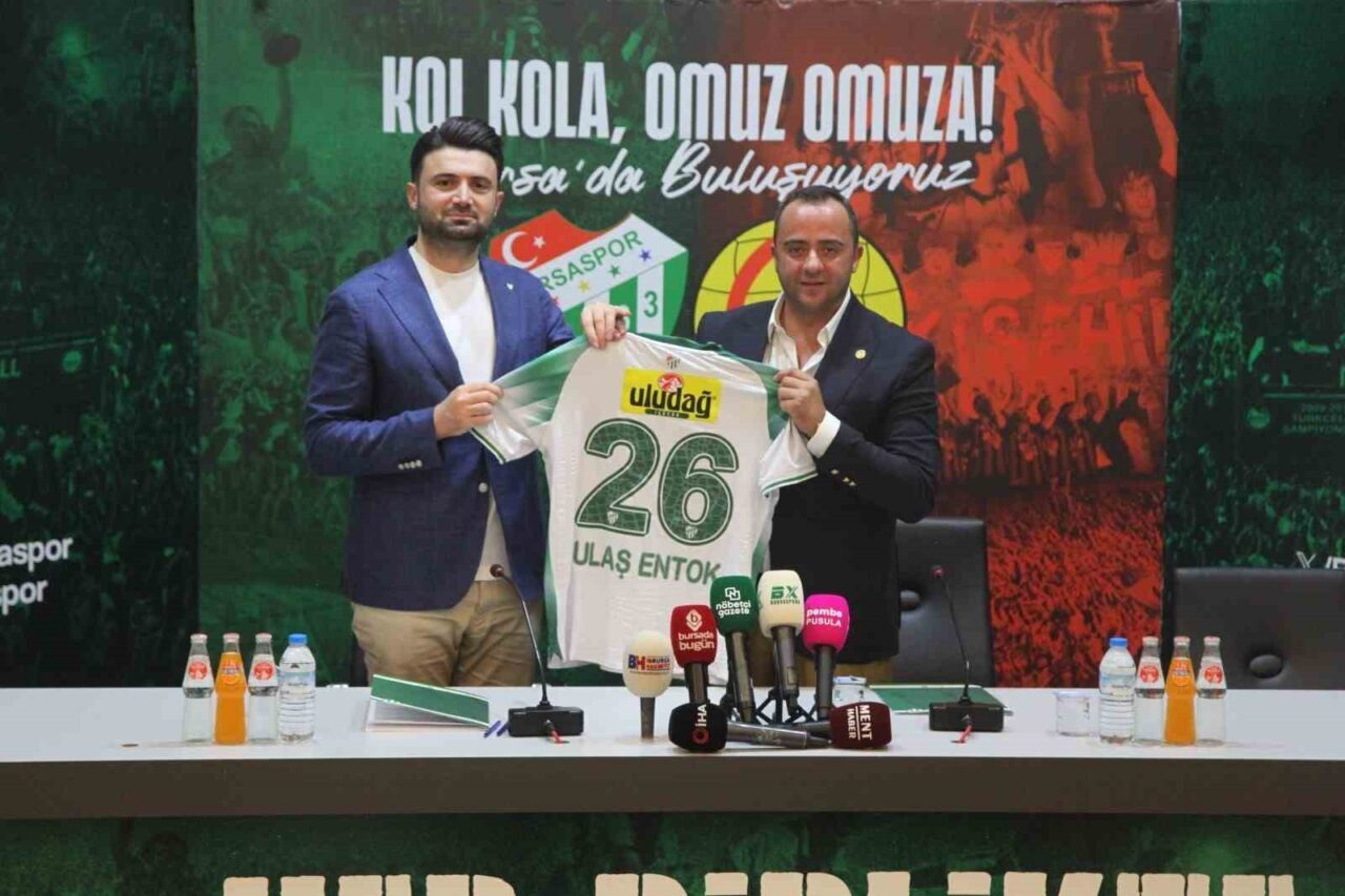 Bursaspor Başkanı Enes Çelik ve Eskişehirspor Başkanı Ulaş Entok, 16