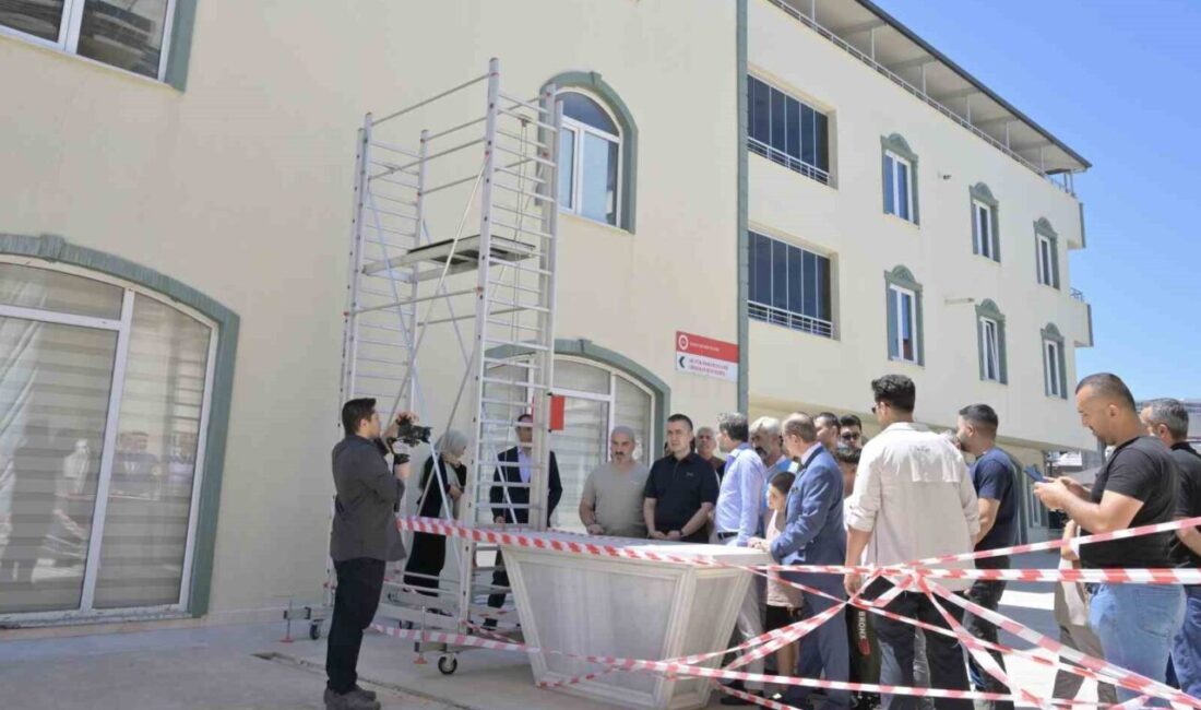 Esenyurt Akçaburgaz Mahallesi’nde bulunan Büyük Osmanlı Camii’nde uzun yıllardır yaşanan