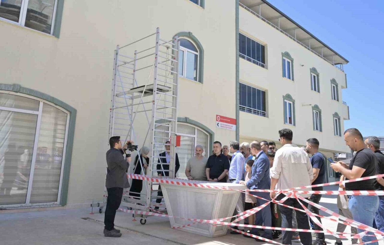 Esenyurt Akçaburgaz Mahallesi’nde bulunan Büyük Osmanlı Camii’nde uzun yıllardır yaşanan