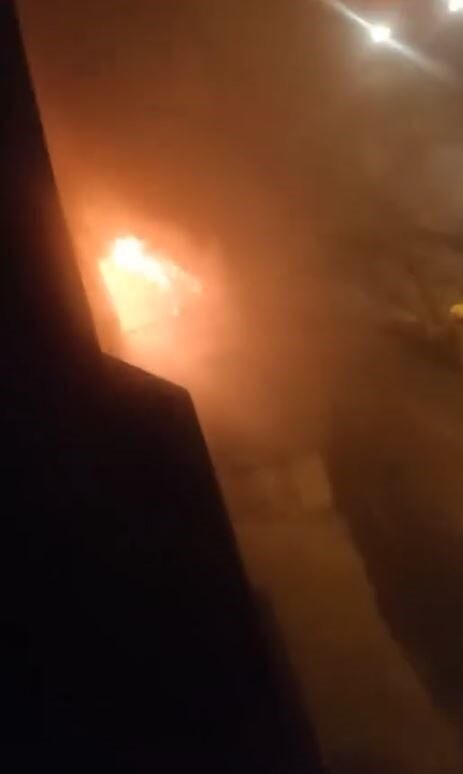 İstanbul Büyükçekmece’de sokak arasında park halindeki araç henüz bilinmeyen bir