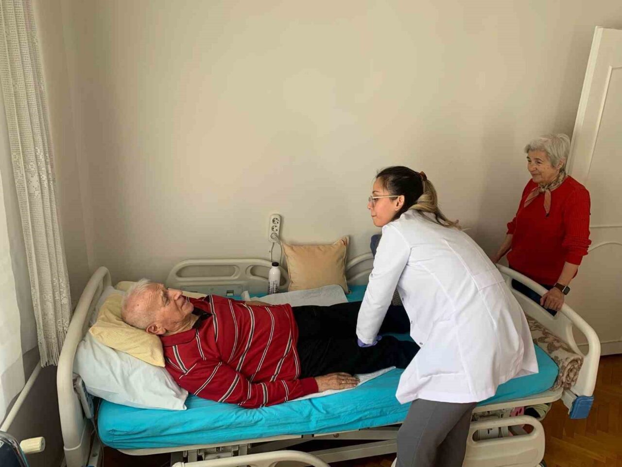 Muğla Büyükşehir Belediyesi vatandaşların sağlığı için evde bakım hizmeti ile