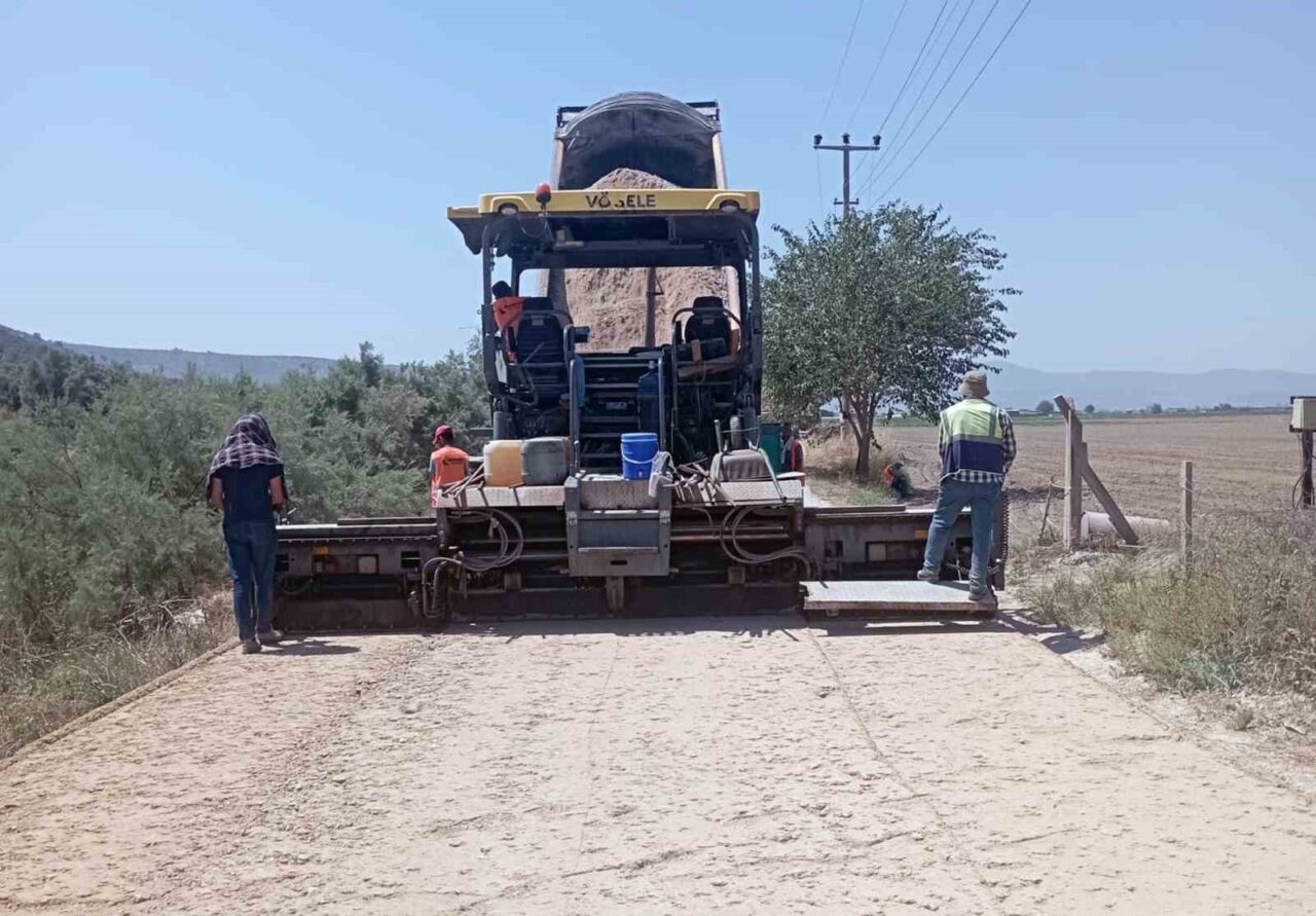 Muğla Büyükşehir Belediyesi, kırsal mahallelerde ulaşım kalitesini artırmak ve vatandaşların