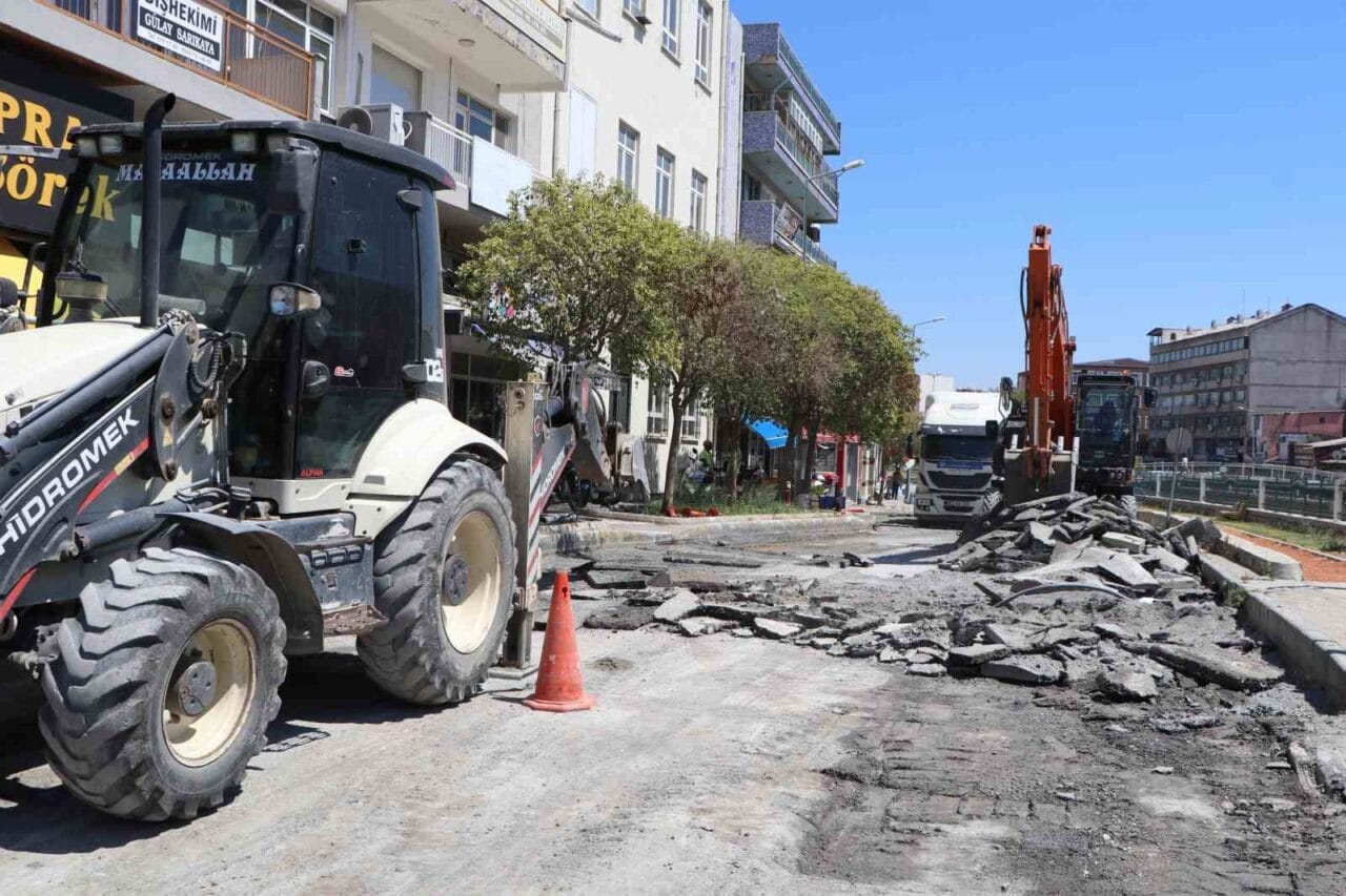 Aydın Büyükşehir Belediyesi, vatandaşlar için daha güvenli yollar ve konforlu