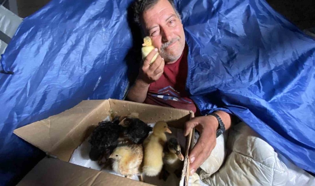 Aydın’dan küçük motosikletiyle Eskişehir’e gelen ve cami avlusuna kurduğu çadırda