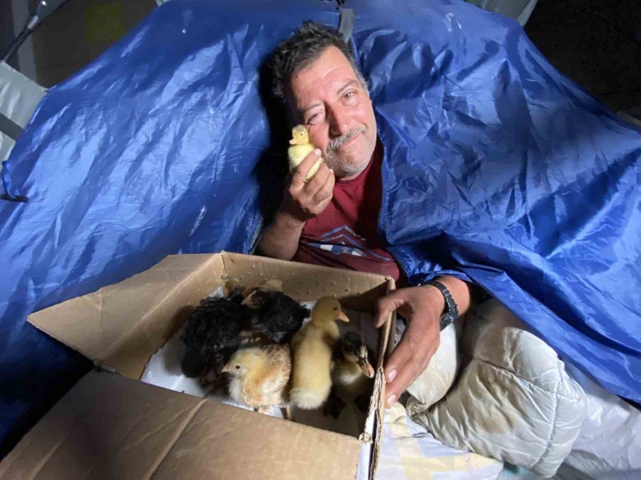 Aydın’dan küçük motosikletiyle Eskişehir’e gelen ve cami avlusuna kurduğu çadırda