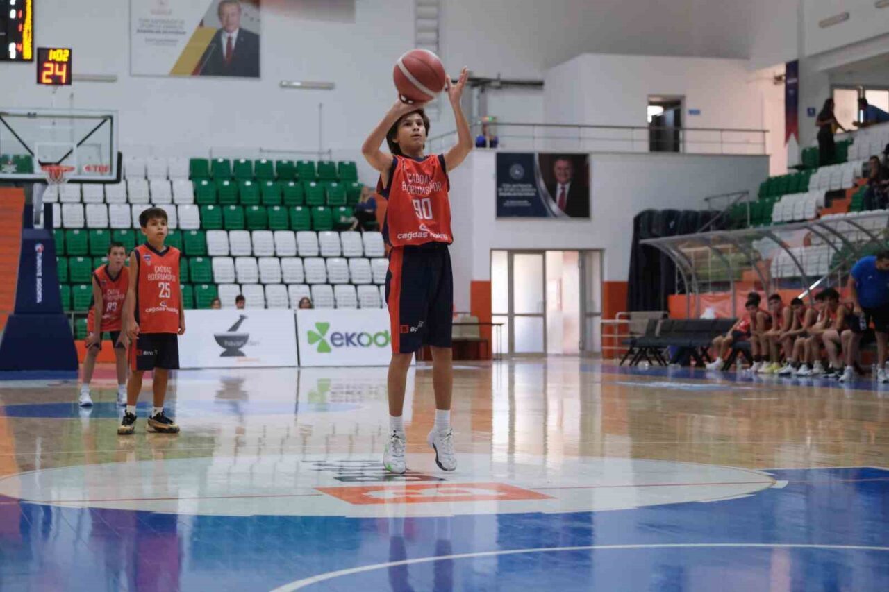 Çağdaş Bodrum Spor Kulübü, altyapı ve akademi yapılanmasıyla geleceğin sporcularını