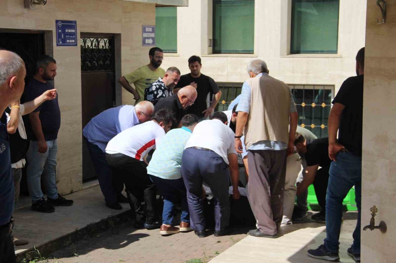 Samsun’un Çarşamba ilçesinde caminin şadırvanında bir kişinin cansız bedeni bulundu.