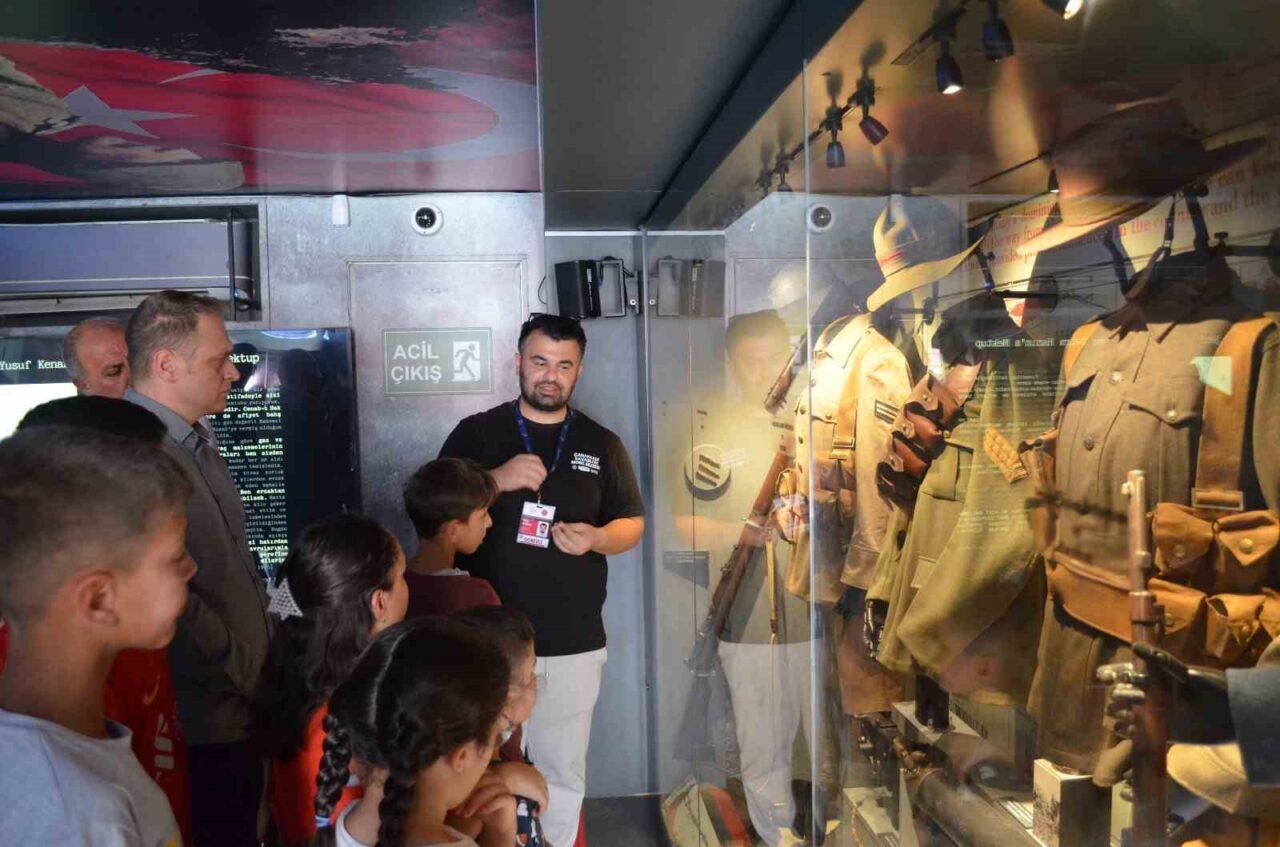 Çanakkale Savaşları’ndan günümüze ulaşan tarihi objelerin sergilendiği ve dijital gösterimlerin