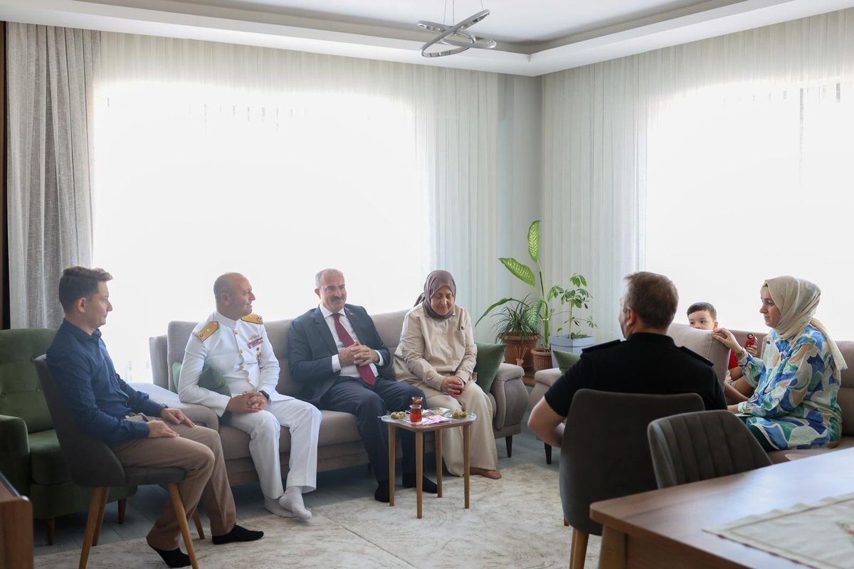 Çanakkale Valisi Doç. Dr. Ömer Toraman ve eşi Neşe Toraman