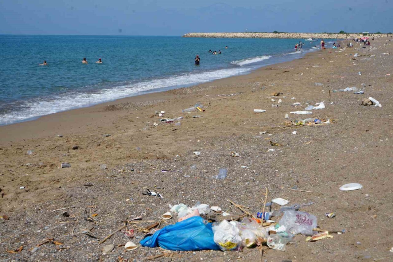 Antalya’da bedava tatilin adresi Kumköy sahili, çardakların yıkılması sonrası halka