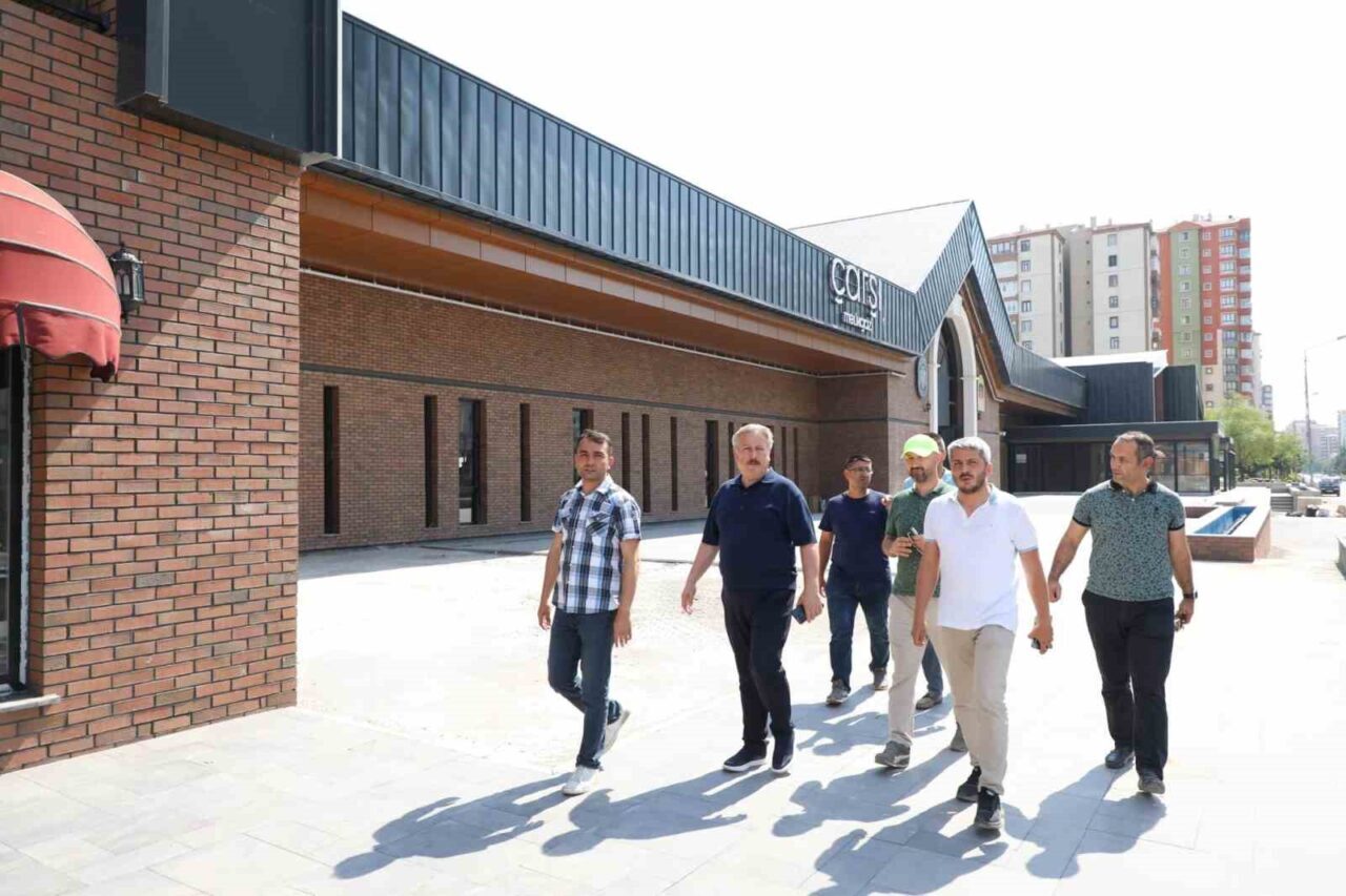 Modern mimarisi, nezih ortamı ile Melikgazi’ye renk katacak olan Çarşı