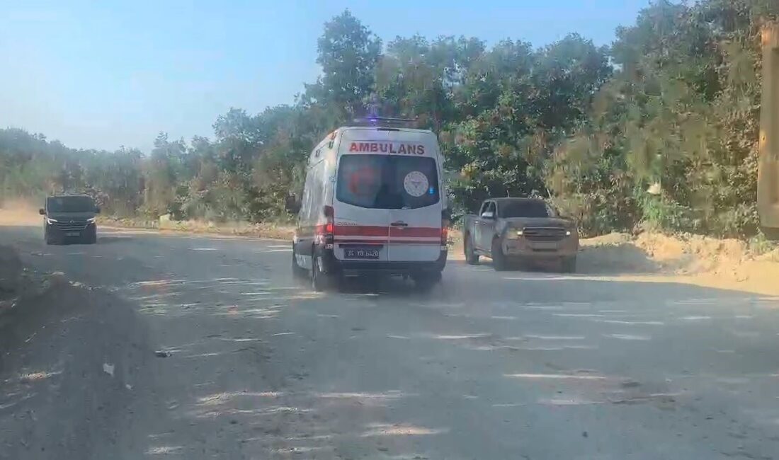 İstanbul Çatalca’da kum ocağında meydana göçükte, kepçe ile birlikte balçığa